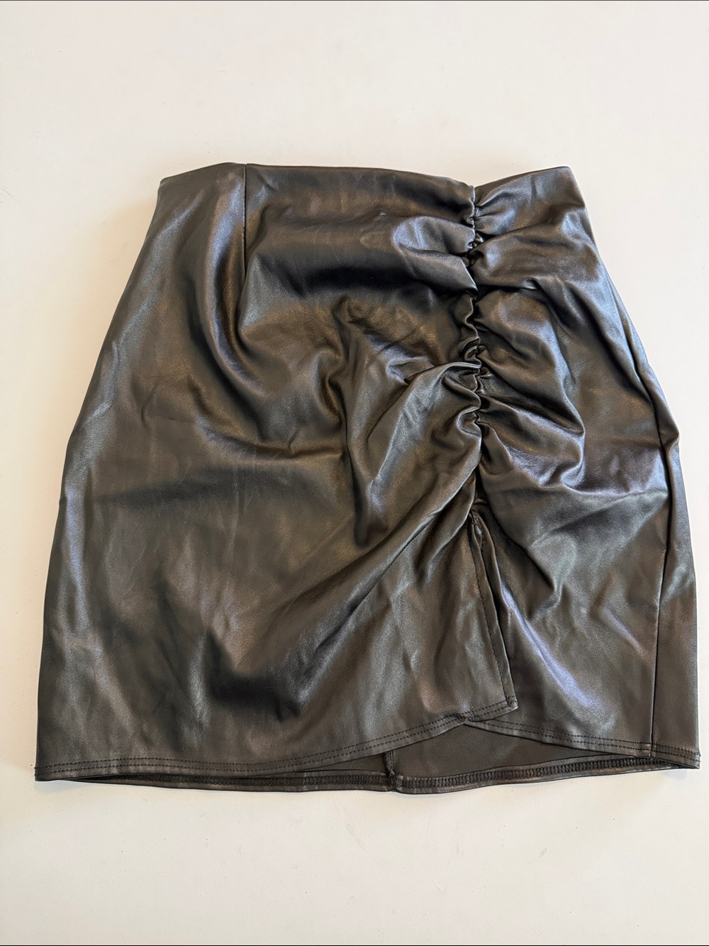 Windsor Women's Black Faux Leather Ruched Mini Skirt Size S